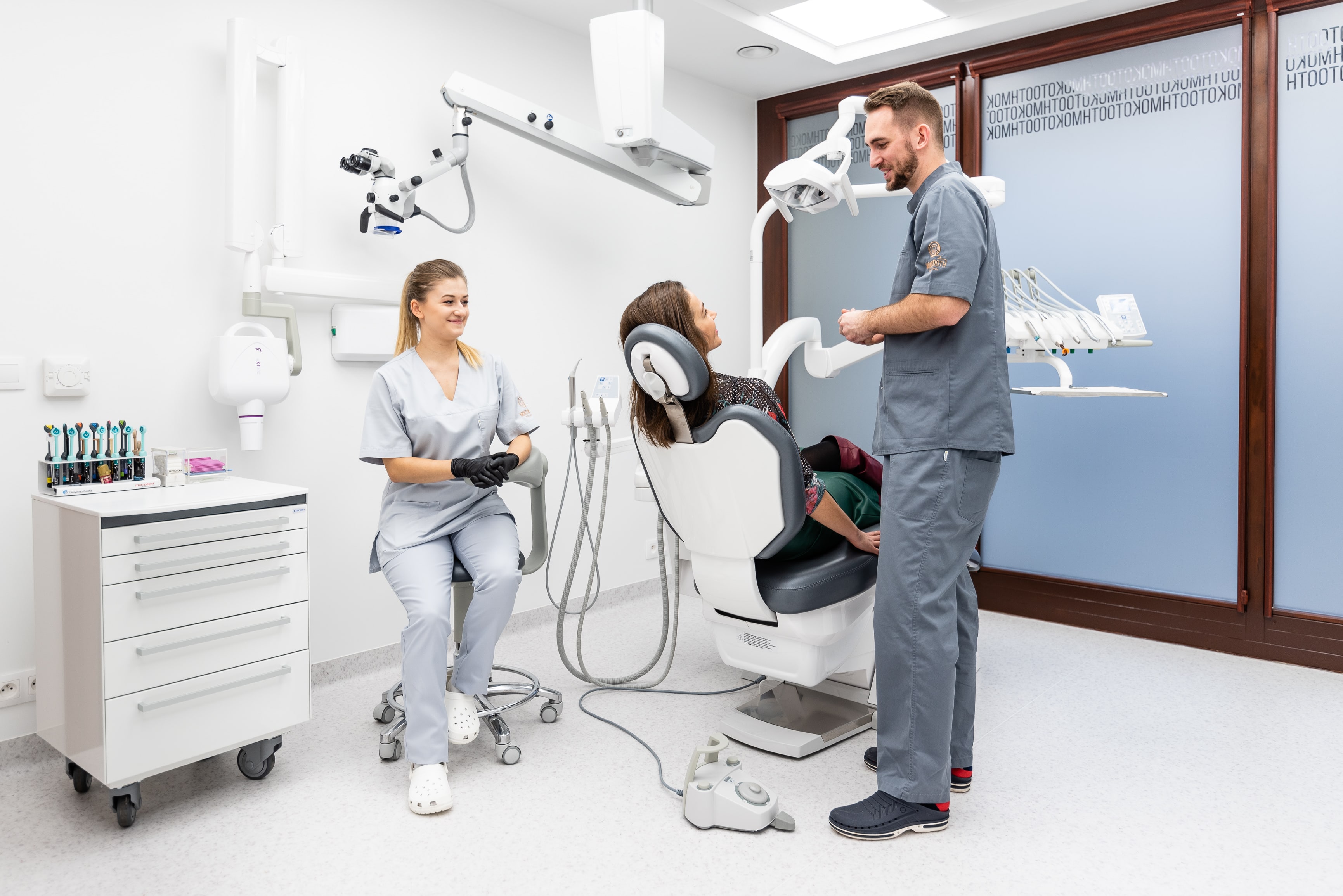 Stomatologia, chirurgia, protetyka, implanty zębowe, leczenie kanałowe, dentysta Warszawa